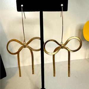 Elegant Gold Bow Earrings